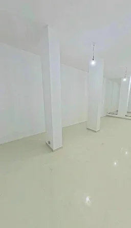 Tirane, jepet me qera ambjent biznesi , 130 m² 900 € (5 maji)