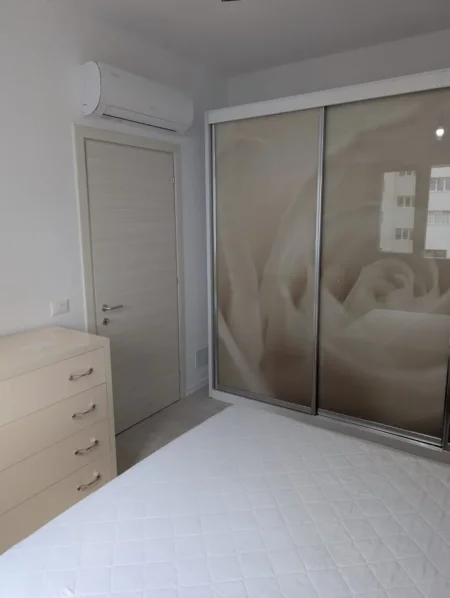 Tirane, jepet me qera apartament 2+1+Ballkon Kati 3, 92 m² 700 € (Ish fusha e Aviacionit)