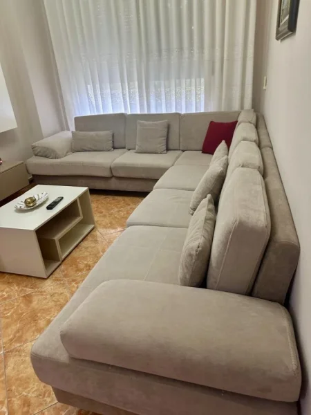 Tirane, jepet me qera apartament 2+1+Ballkon Kati 3, 100 m² 600 € (Panorama)