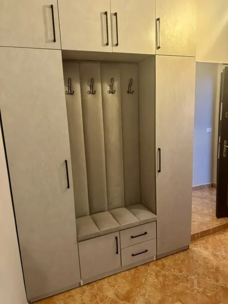 Tirane, jepet me qera apartament 2+1+Ballkon Kati 3, 100 m² 600 € (Panorama)