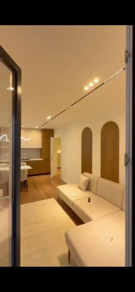 Tirane, jepet me qera apartament 1+1+Ballkon Kati 4, 50 m² 700 € (OXHAKU)