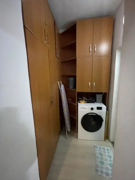 Tirane, shitet apartament 2+1+Ballkon Kati 1, 83 m² 15.500.000 € (Pallati me shigjeta)