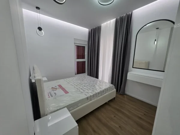 Shqiperi, jepet me qera apartament 2+1+Ballkon Kati 6, 75 m² 620 € (Me Post parkim Rezidenca Mangalem/Ali Dem)