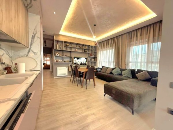 Tirane, shitet apartament 2+1 , 115 m² 185.000 € (Mangalemi)