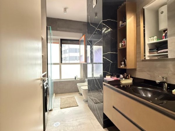 Tirane, shitet apartament 2+1 , 115 m² 185.000 € (Mangalemi)