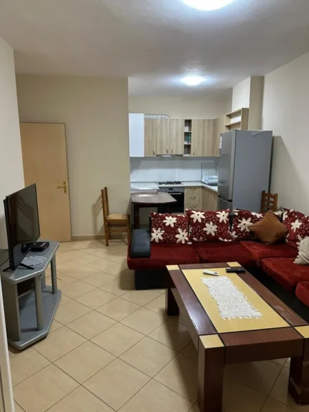 Tirane, jepet me qera apartament 1+1+Ballkon Kati 4, 74 m² 400 € (ASTIR)