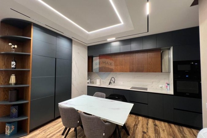 Tirane, shitet apartament 2+1+Ballkon , 119 m² 525.000 € (Kompleksi Deliorgji)