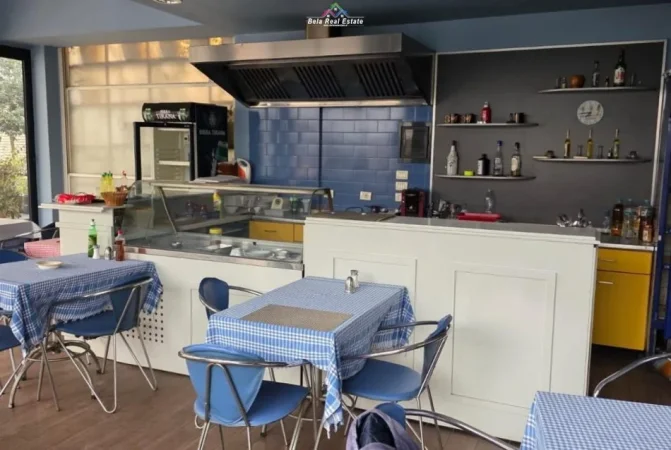 Tirane, jepet me qera lokal Kati 2, 110 m² 1.040 € (Laprake)