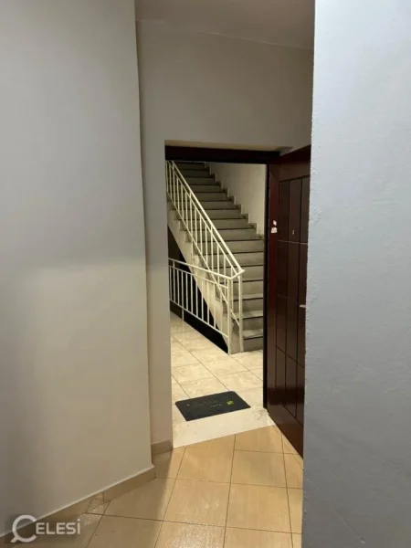 Tirane, jepet me qera apartament 1+1+Ballkon Kati 4, 70 m² 410 € (RRUGA TEODOR KEKO)