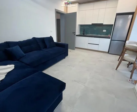 Tirane, jepet me qera apartament 2+1 Kati 4, 70 m² 675 € (Rruga Fadil Rada)