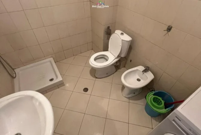 Tirane, jepet me qera 2+1 Kati 2, 70 m² 625 € (Rruga Don Bosko)