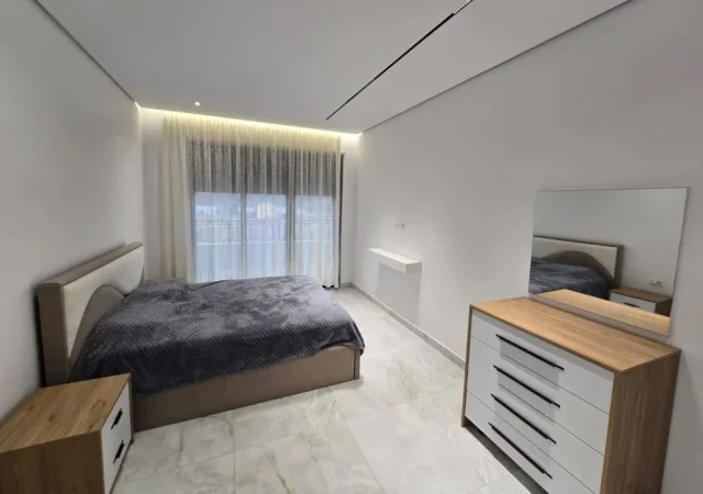 Tirane, jepet me qera apartament 1+1 Kati 3, 90 m² 1.000 € 