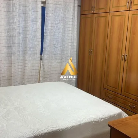 Tirane, jepet me qera apartament 2+1 Kati 5, 650 € 