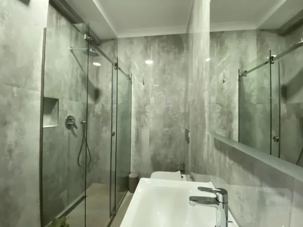 KOMUNA E PARISIT AMBIENT KLINIKE ME QIRA