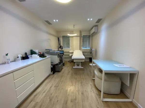 KOMUNA E PARISIT AMBIENT KLINIKE ME QIRA