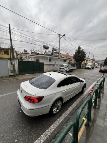 Tirane, shes makine Volkswagen CC Nafte, e bardhë automatik Klima 200.000 km 7.601 €