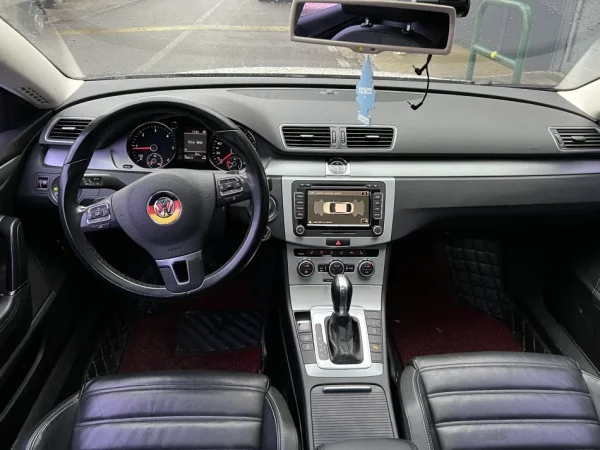 Tirane, shes makine Volkswagen CC Nafte, e bardhë automatik Klima 200.000 km 7.601 €