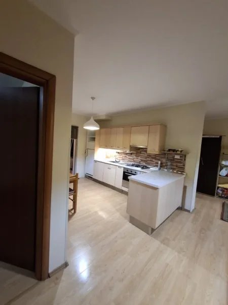 Tirane, shitet apartament 2+1+Ballkon Kati 5, 94 m² 