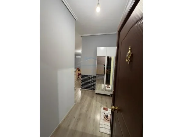 Tirane, jepet me qera apartament 2+1 Kati 5, 83 m² 500 € (Unaze e Re)