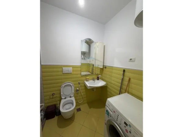 Tirane, jepet me qera apartament 2+1 Kati 5, 83 m² 500 € (Unaze e Re)