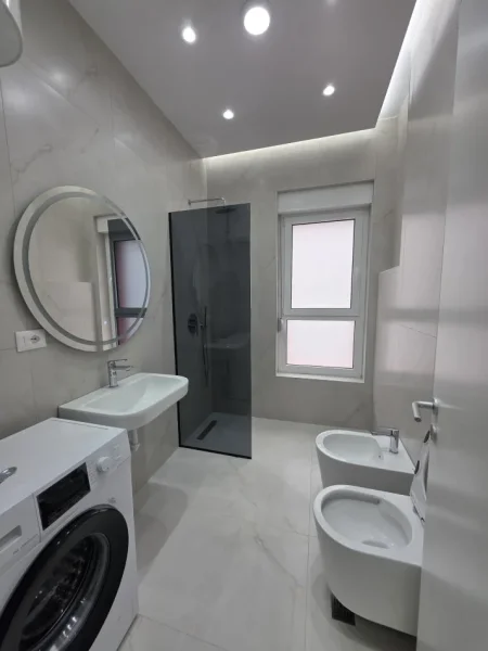 Tirane, jepet me qera apartament 2+1+Ballkon Kati 7, 70 m² 600 € (Rruga pasho hysa)