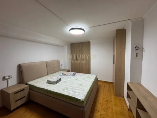 Tirane, jepet me qera apartament 1+1 Kati 1, 45 m² 400 € 