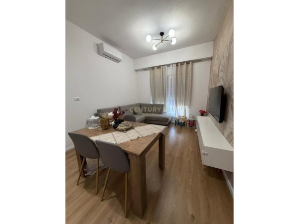 Tirane, shitet apartament 1+1+Ballkon Kati 7, 53 m² 105.000 € (ali demi)
