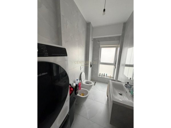 Tirane, shitet apartament 1+1+Ballkon Kati 7, 53 m² 105.000 € (ali demi)