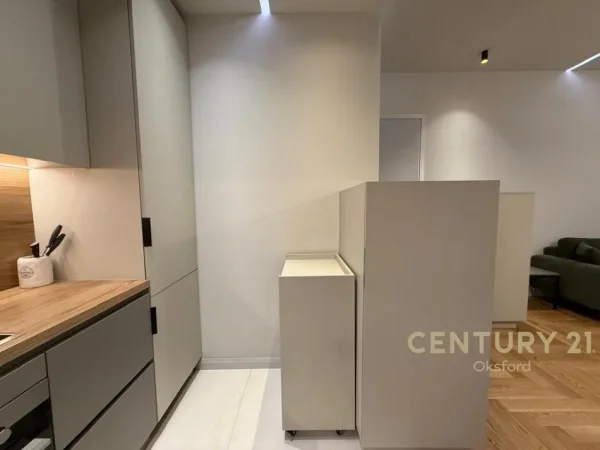 Tirane, jepet me qera apartament 1+1+Ballkon Kati 2, 72 m² 1.000 € (delijorgji)