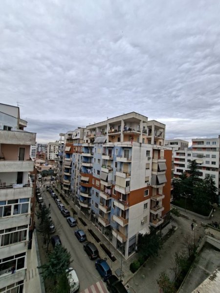 Jepet Me Qira : Apartament 1+1 & 1 BLLK (📍Kombinat / Sapor Lounge ) ✨️ E mobiluar / Pallat I Ri  40.000 Leke/Muaj