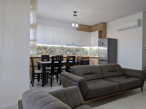 Tirane, jepet me qera apartament Kati 2, 83 m² 700 €