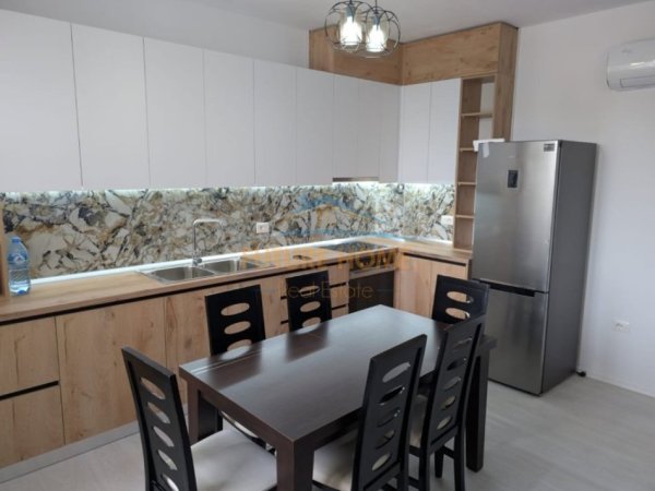 Tirane, jepet me qera apartament Kati 2, 83 m² 700 €