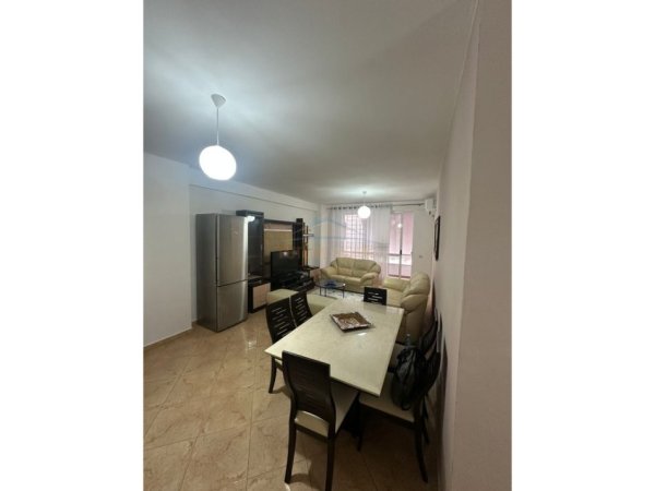 Tirane, jepet me qera apartament Kati 3, 100 m² 500 € 