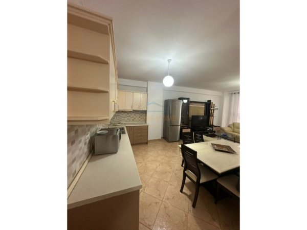 Tirane, jepet me qera apartament Kati 3, 100 m² 500 € 