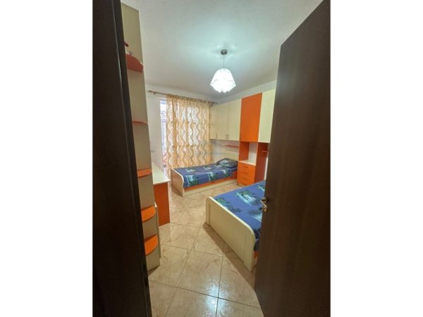 Tirane, jepet me qera apartament Kati 3, 100 m² 500 € 