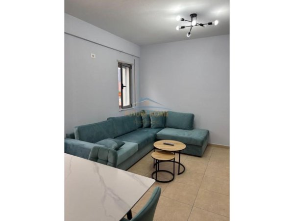 Tirane, jepet me qera apartament Kati 2, 56 m² 550 €