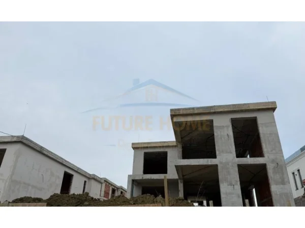 Tirane, shitet Vile Kati 0, 313 m² 630.000 € 