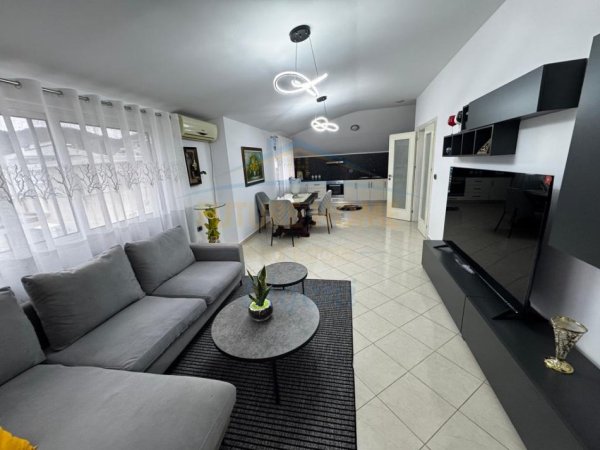 Tirane, jepet me qera apartament Kati 5, 125 m² 750 €