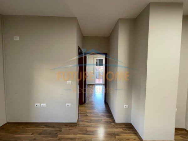 Tirane, jepet me qera zyre Kati 2, 140 m² 1.660 € 