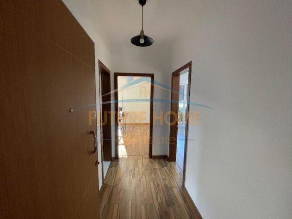 Tirane, jepet me qera zyre Kati 2, 140 m² 1.660 € 