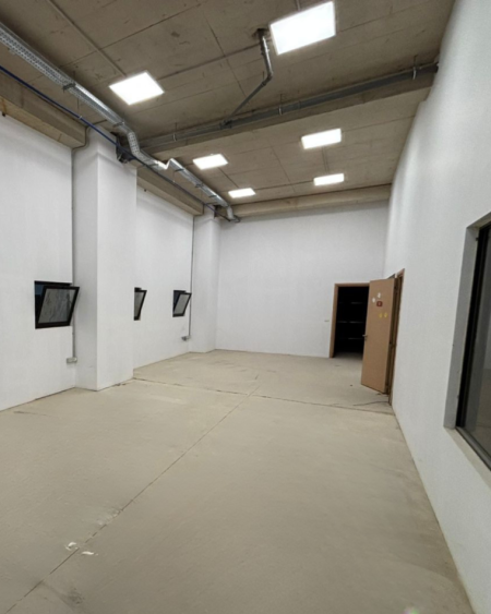 Tirane, jepet me qera magazine , 3.000 m² (Kodra e Diellit 1 Jug)