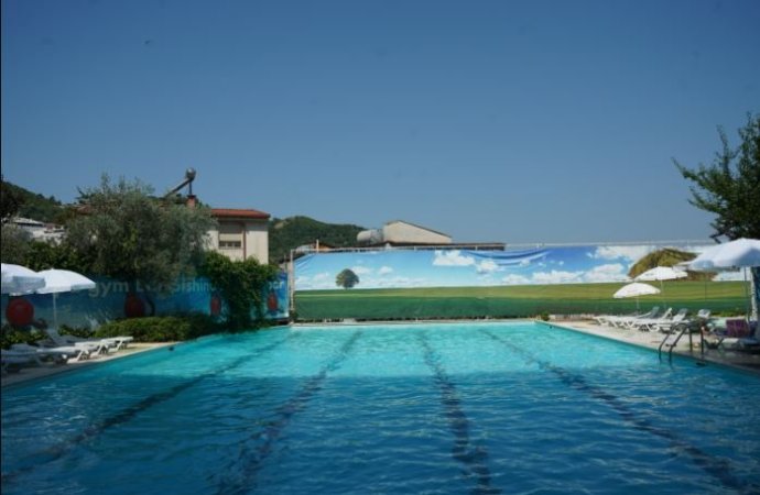 Tirane, jepet me qera ambjent biznesi , 1.811 m² (Kodra e Diellit 1)