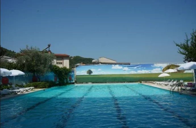 Tirane, jepet me qera ambjent biznesi , 1.811 m² (Kodra e Diellit 1)