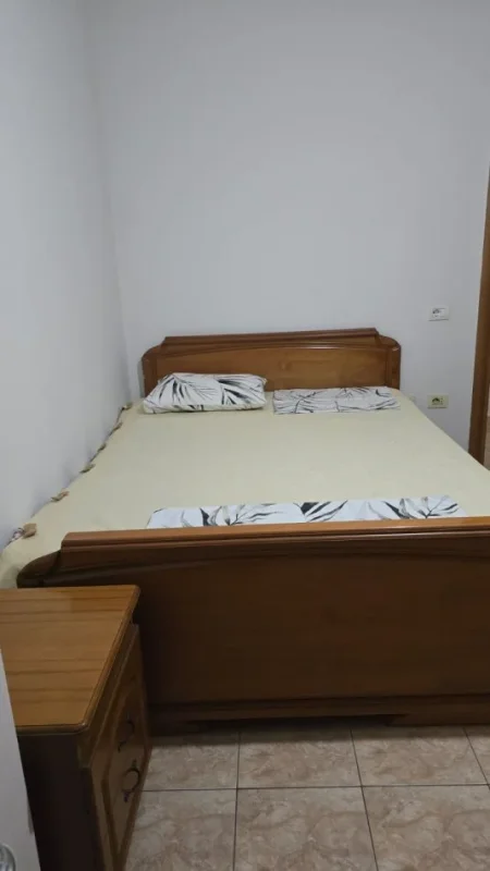 Tirane, jepet me qera apartament 2+1 Kati 3, 120 m² 600 € (Selite)