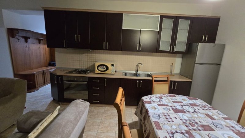 Tirane, jepet me qera apartament 2+1 Kati 3, 120 m² 600 € (Selite)