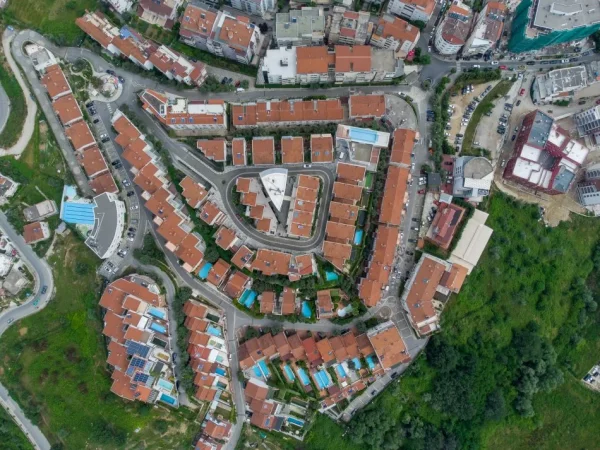 Tirane, jepet me qera ambjent biznesi , 650 m² (Kodra e Diellit 1)