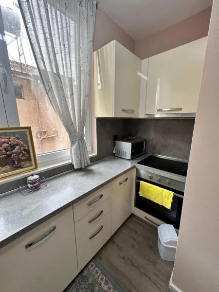Tirane, jepet me qera apartament 2+1 Kati 2, 80 m² 700 € (Ne Vasil Shanto, Tirane)