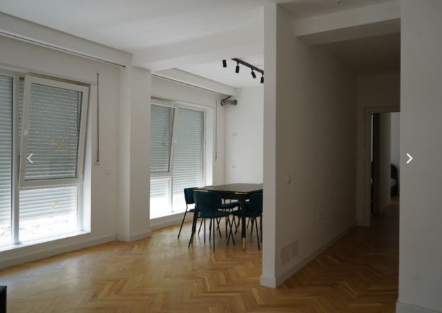 Tirane, jepet me qera Vile 2 Katshe , 211 m² (Kodra e Diellit 2, Rruga e Dashurise)