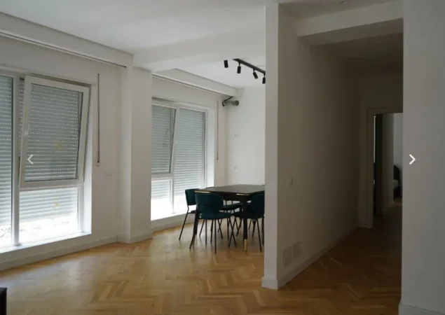 Tirane, jepet me qera Vile 2 Katshe , 211 m² (Kodra e Diellit 2, Rruga e Dashurise)