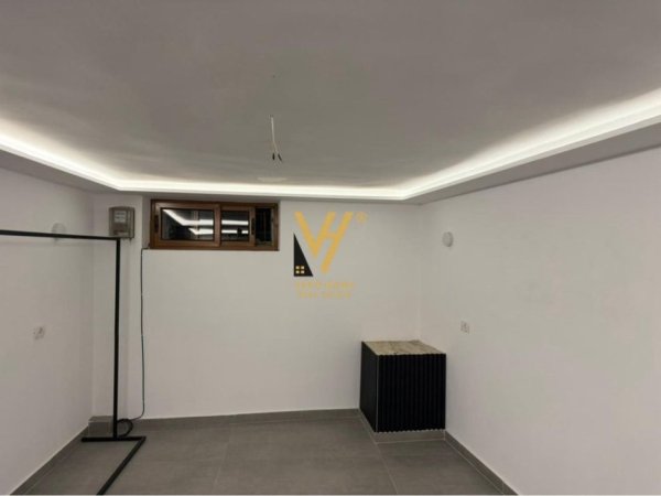 Tirane, jepet me qera dyqan Kati -1, 50 m² 520 € (ISH EKSPOZITA SOT)